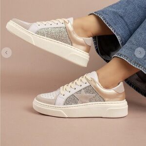 Aria star Sneakers